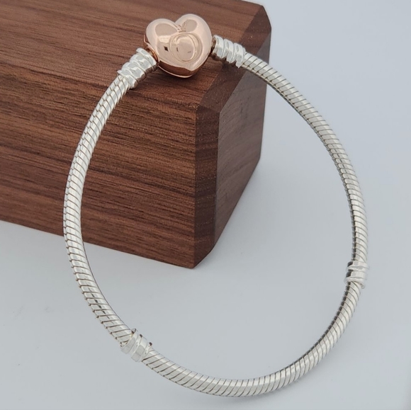 Pandora Moments Rose Gold Heart Clasp Snake Chain Charm Bracelet - Picture 2 of 5